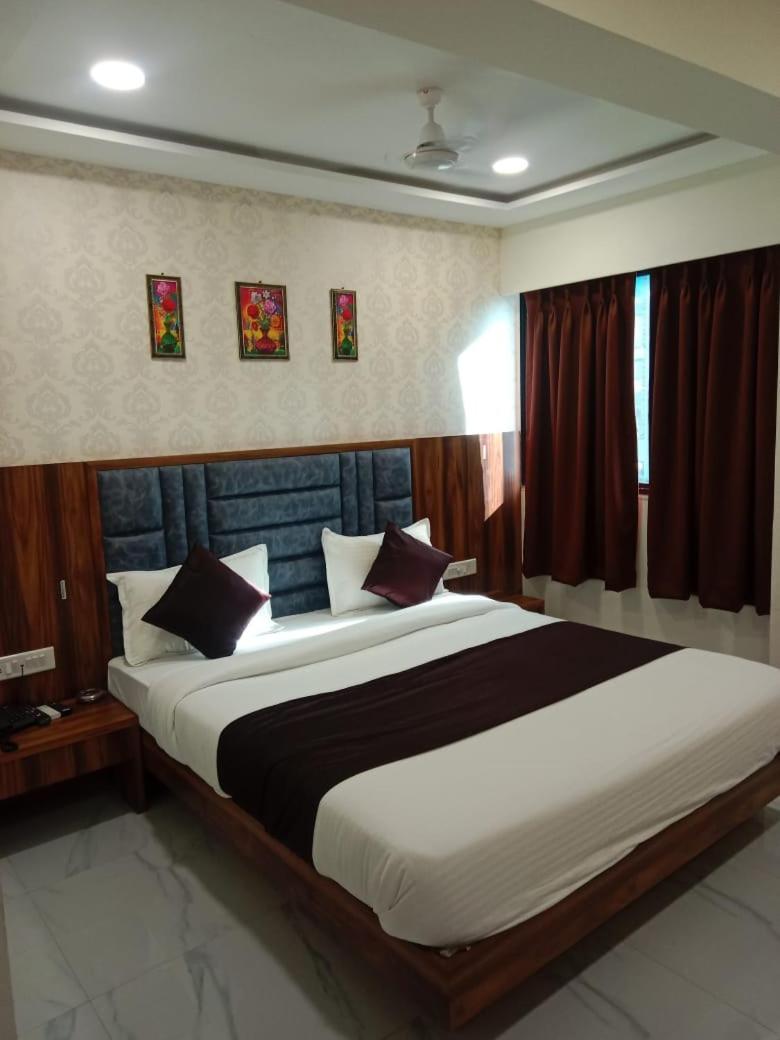 Hotel Sun Shine Ahmedabad Exterior foto